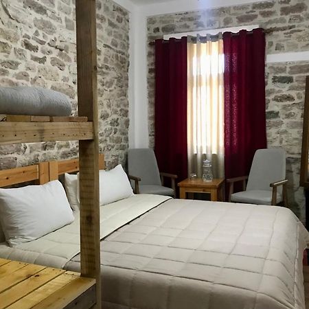 Vila Eri Gjirokaster Luaran gambar