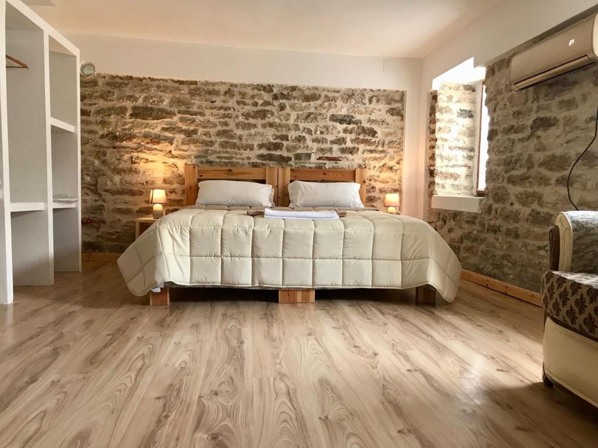 Vila Eri Gjirokaster Luaran gambar