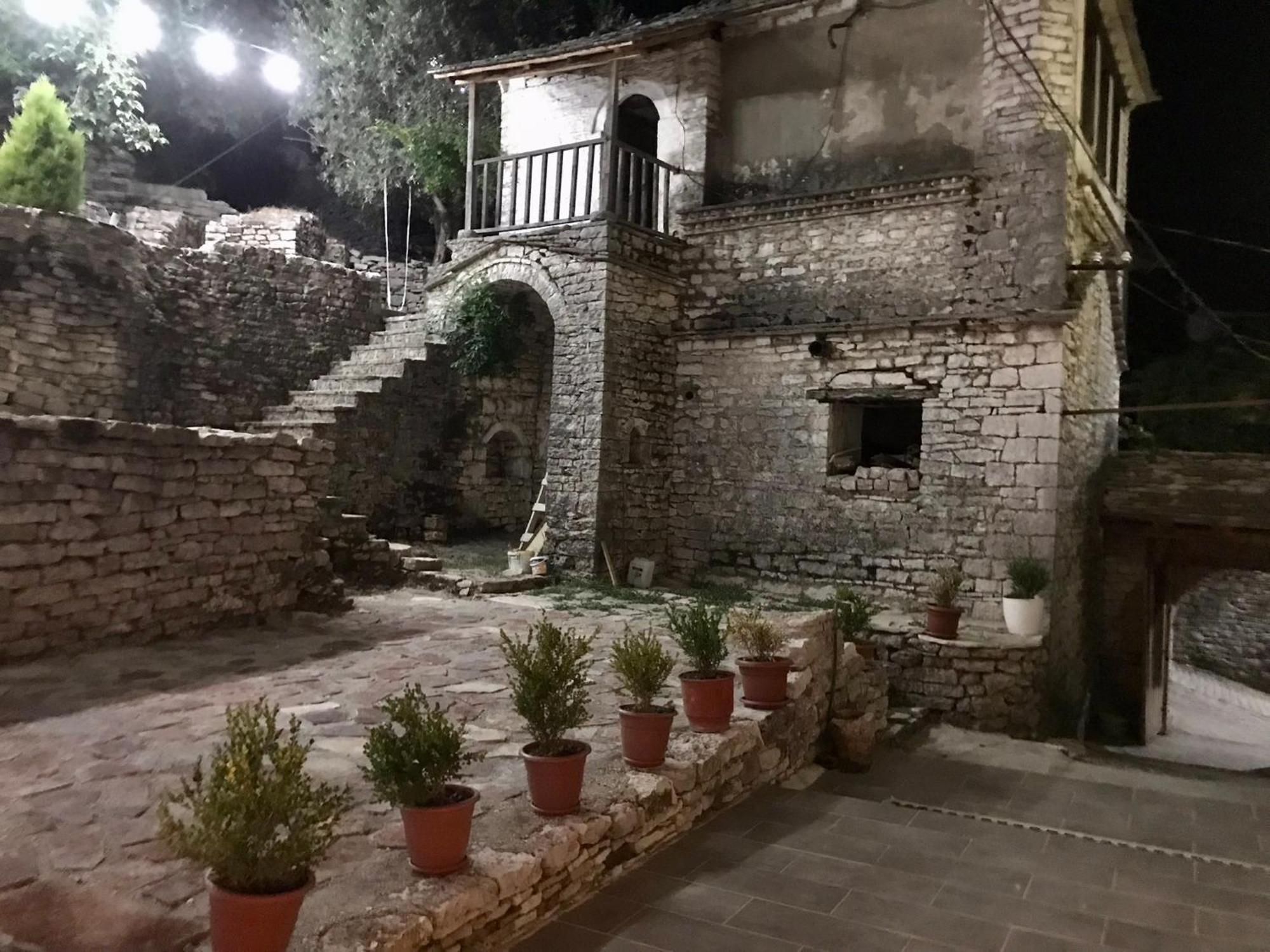 Vila Eri Gjirokaster Luaran gambar