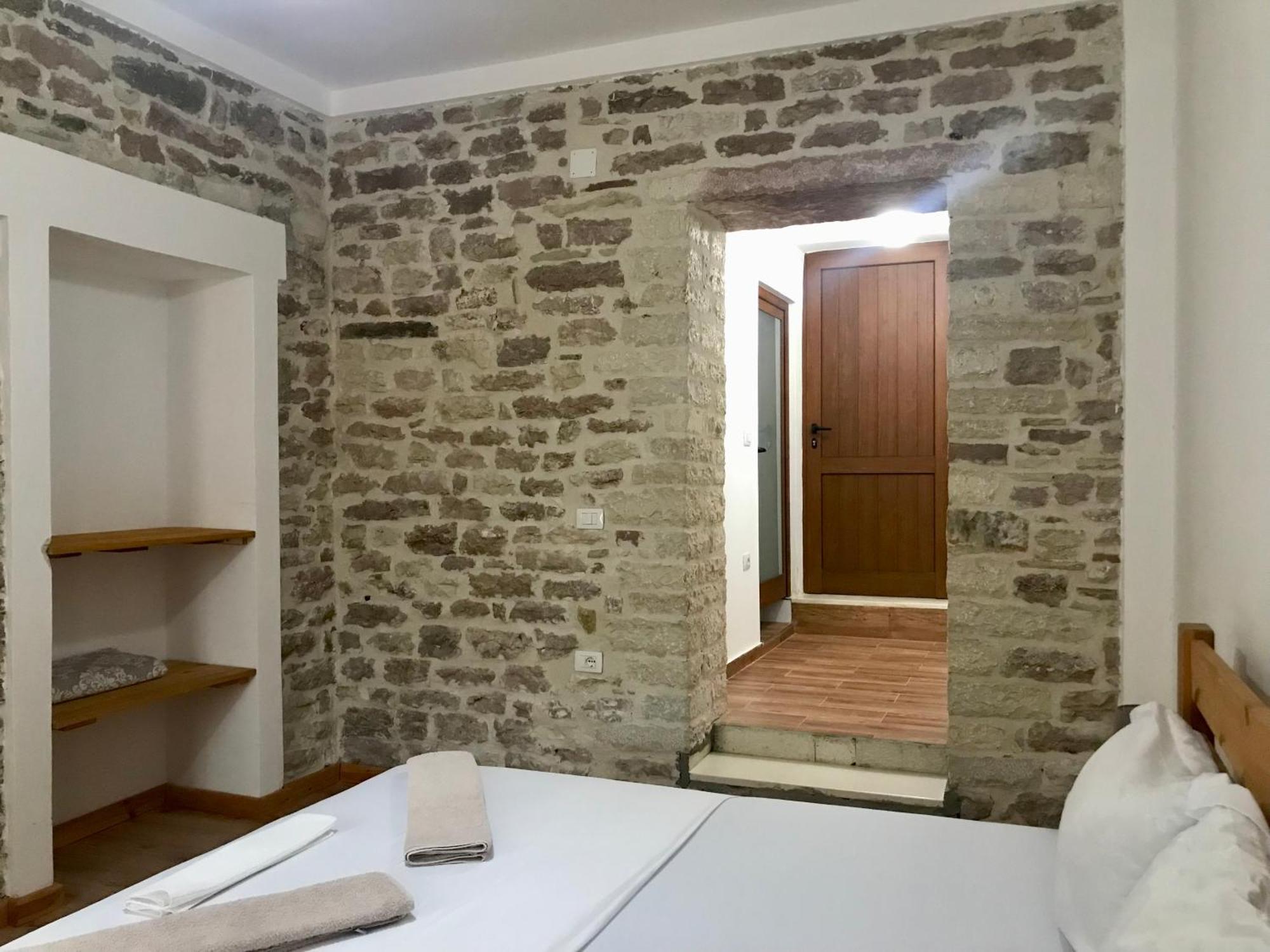 Vila Eri Gjirokaster Luaran gambar