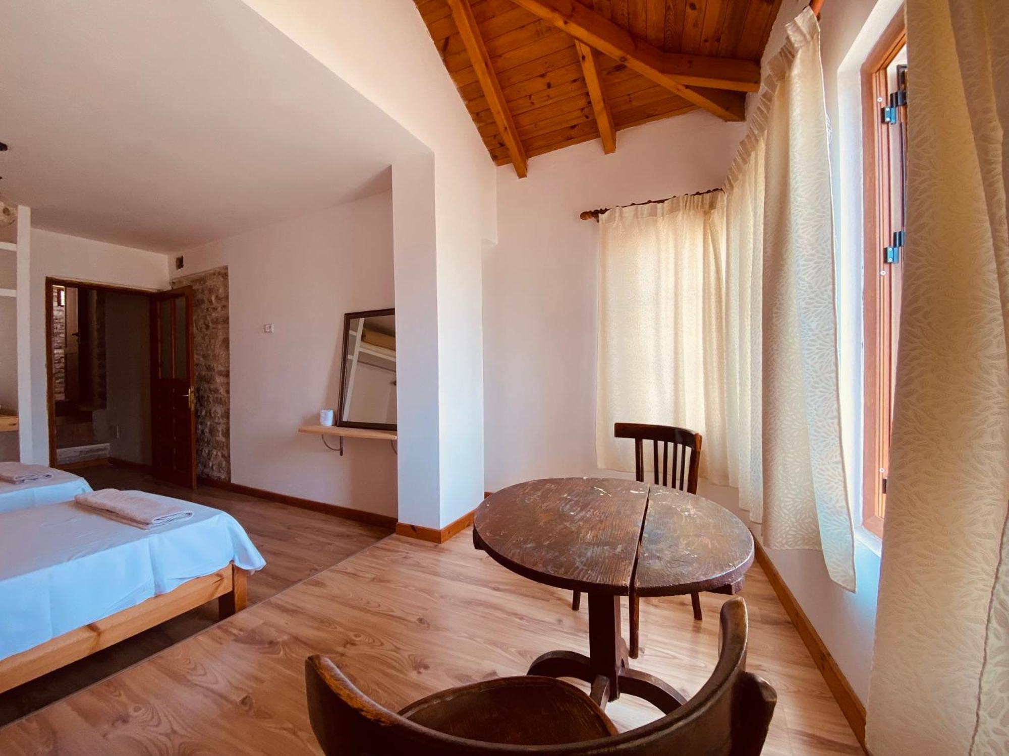 Vila Eri Gjirokaster Luaran gambar