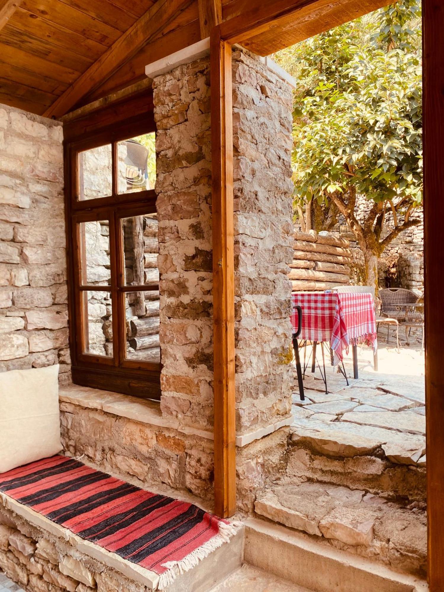 Vila Eri Gjirokaster Luaran gambar
