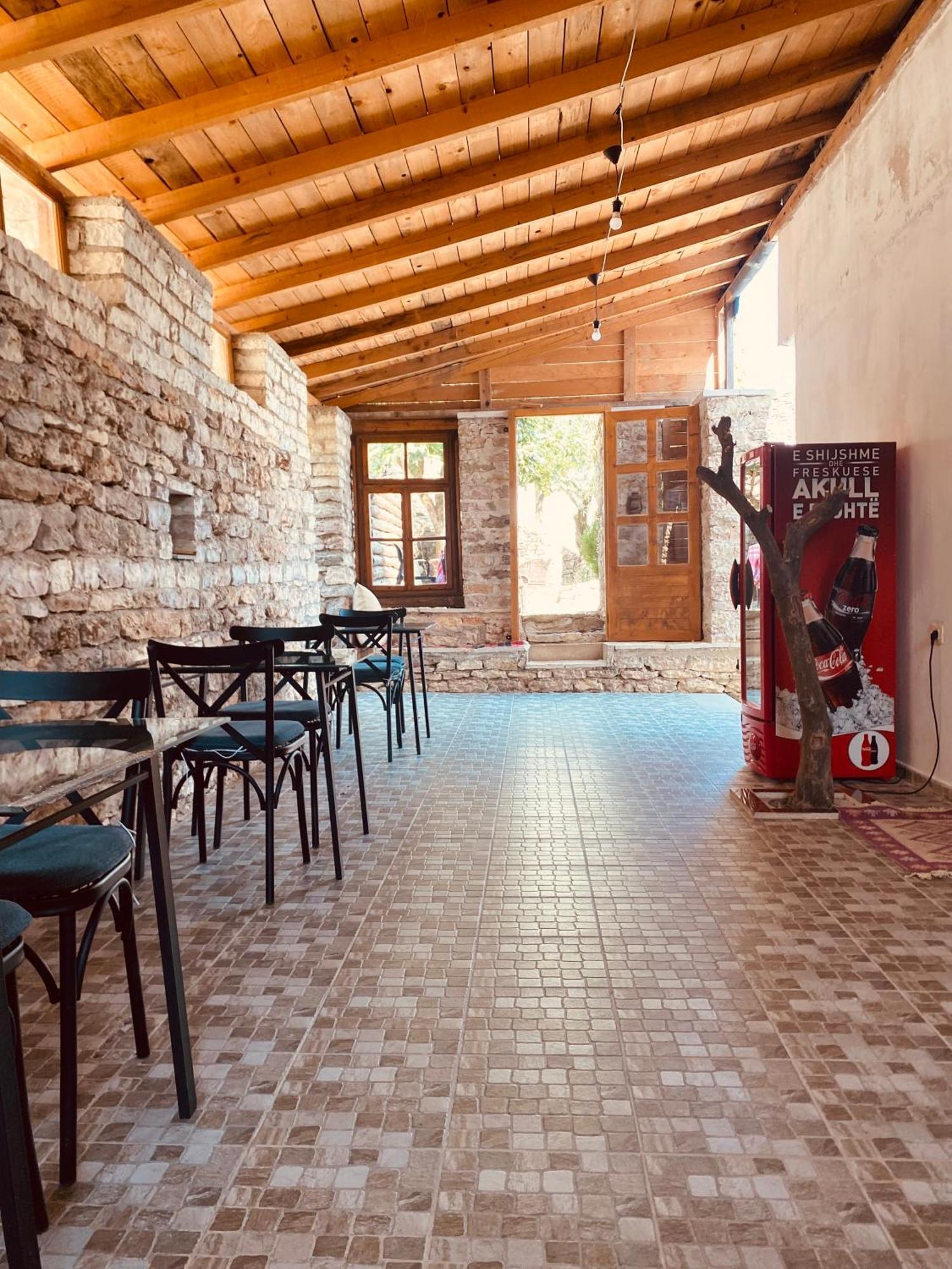 Vila Eri Gjirokaster Luaran gambar