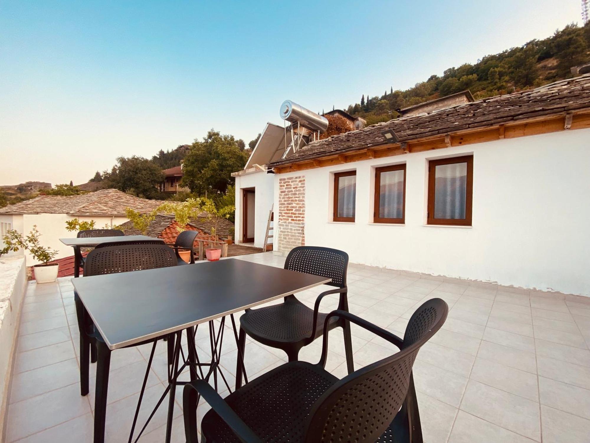 Vila Eri Gjirokaster Luaran gambar